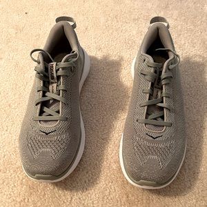 Hoka One One Hupana Flow size 9